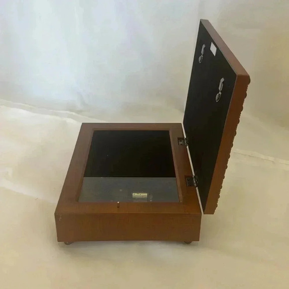 Fashion Woodgrain Special World Traditional Music Box Jewelry Box - Picture 4 of 7